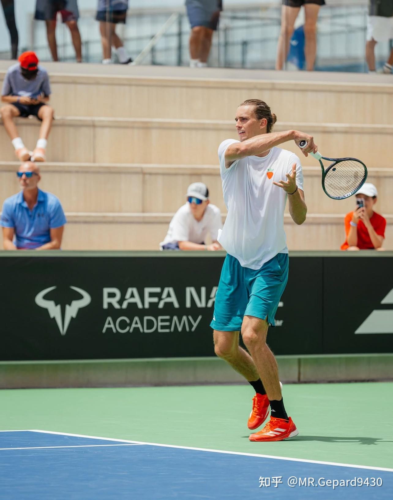 PG电子游戏-包含温网轻取法网,兹维列夫统治全场的词条